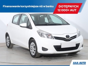 Toyota Yaris III Hatchback 5d 1.33 Dual VVT-i 99KM 2013 Toyota Yaris 1.33 Dual VVT-i, Salon Polska