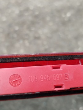 1U9945097B TŘETÍ SVĚTLO BRZDIT