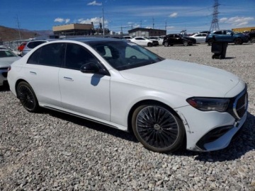 Mercedes Klasa E W214 2024 Mercedes-Benz Klasa E 350 4Matic 2024 2.0 Benzyna 255KM, zdjęcie 4