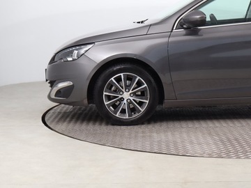 Peugeot 308 II Hatchback 5d 1.2 PureTech 130KM 2016 Peugeot 308 1.2 PureTech, Navi, Klima, zdjęcie 13