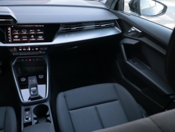 Audi A8 D5 2023 Audi A3 35 TFSI, Salon Polska, Serwis ASO, zdjęcie 7