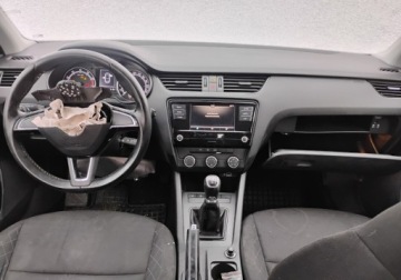 Skoda Octavia III Liftback Facelifting 1.5 TSI ACT 150KM 2019 Skoda Octavia 2019r, 1.5 Benzyna. SALON POLSKA. Uszkodzony prawy przod. Pa, zdjęcie 5