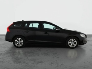 Volvo V60 I Kombi Facelifting 2.0 D3 DRIVE-E 150KM 2018 Volvo V60 D3 2.0, Klima, Klimatronic, Tempomat, zdjęcie 5