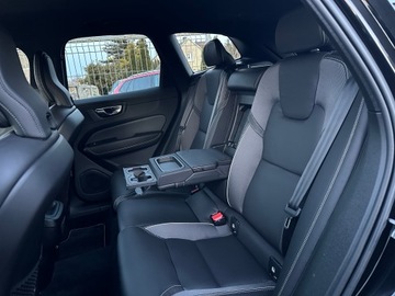 Volvo XC60 II Crossover D4 190KM 2019 VOLVO XC 60 R-Design 2.0 D 190 KM AUTOMAT CarPlay / Harman-Kardon /FULL ASO, zdjęcie 29