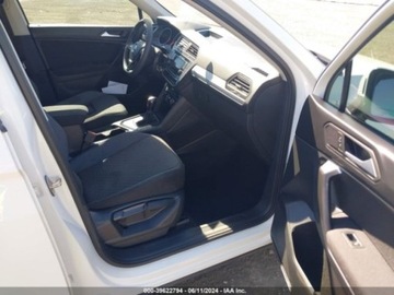 Volkswagen Tiguan II 2021 Volkswagen Tiguan 2021r., 2.0L 2.0 Benzyna 184KM, zdjęcie 8