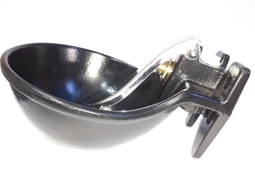 Чугунная поилка для лошадей крупного рогатого скота.