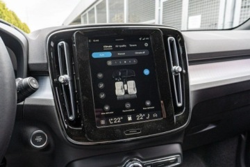 Volvo XC40 Crossover Facelifting 2.0 B3 163KM 2026 Volvo XC 40 Plus Dark B3 Mild Hybrid Benzyna, zdjęcie 22