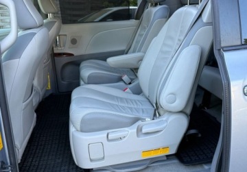 Toyota Sienna III 3.5 V6 266KM 2014 Toyota Sienna Faktura VAT 23 3.5 Benzyna 266KM, zdjęcie 23