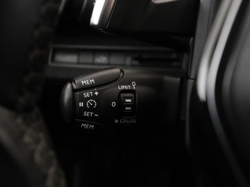 Peugeot 3008 II Crossover 1.5 BlueHDI 130KM 2019 Peugeot 3008 1.5 Blue-HDi Automat Allure Nawigacja, zdjęcie 31