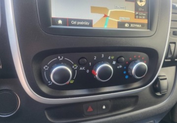 Renault Trafic III 2020 Renault Trafic 9 osobowy Nadmuchy na tyl Automat 170KM SalonPL Serwisowany, zdjęcie 17