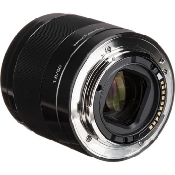 Яркий портретный объектив SONY E 50mm f-1.8 OSS