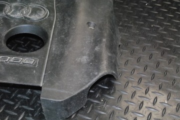 AUDI A6 C5 КРЫШКА ДВИГАТЕЛЯ 058103724J