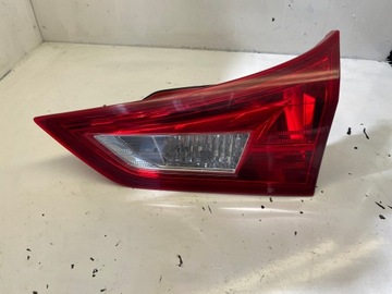 TOYOTA AURIS II LAMPA PRAWY TYŁ W KLAPĘ 02-268