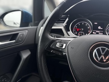 Volkswagen Touran III 1.5 TSI EVO 150KM 2020 Volkswagen Touran 1.5 TSI / 150KM, HAK, Salon Pols, zdjęcie 13