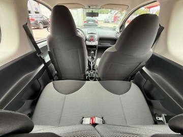 Toyota Aygo I Hatchback 5d Facelifting 1.0 VVT-i 68KM 2013 Toyota Aygo VAT 23% ZAMIEN swoje auto - dowóz pod dom cała Polska, zdjęcie 4