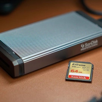 Карта памяти SANDISK Extreme SDXC 64 ГБ