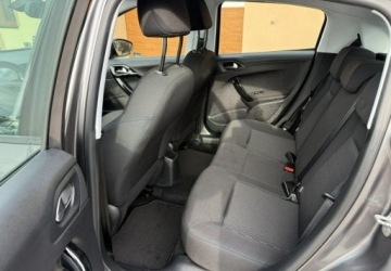 Peugeot 208 I Hatchback 5d Facelifting 1.2 PureTech 82KM 2018 Peugeot 208 1,2 83KM Klimatyzacja Serwis 1.2 Benzyna 83KM, zdjęcie 24