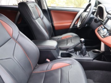 Toyota RAV4 IV MPV D-4D 125 124KM 2015 Toyota RAV 4 2.0 D-4D, Salon Polska, 4X4, Skóra, zdjęcie 8