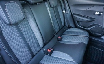 Peugeot 2008 II SUV 1.2 PureTech 130KM 2023 Peugeot 2008 1,2 PureTech 1.2 Benzyna 131KM, zdjęcie 16