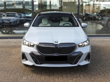 BMW Seria 5 G90-91 Touring 2.0 520d 197KM 2025 BMW Seria 5 Touring 520d xDrive Sport Sedan 2.0 (197 KM) 2025, zdjęcie 4