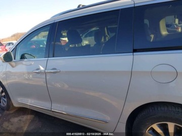 Chrysler Pacifica II 2021 Chrysler Pacifica Limited 2021 3.6l 3.6 Hybryda 260KM, zdjęcie 2