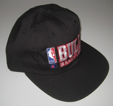 NBA - CHICAGO BULLS - CHAMPION - CZAPKA Z DASZKIEM