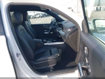 Mercedes GLB 2021 Mercedes-Benz GLB 250 2021 2.0 Benzyna 221KM, zdjęcie 9
