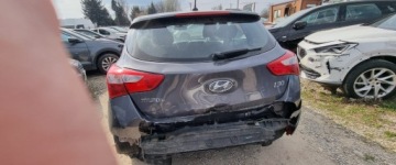 Hyundai i30 II Hatchback 5d 1.4 MPI 100KM 2015 Hyundai i30 2015r, 1.4 Benzyna. Uszkodzony prawy bok i tyl. Jezdzi. 1.4, zdjęcie 15