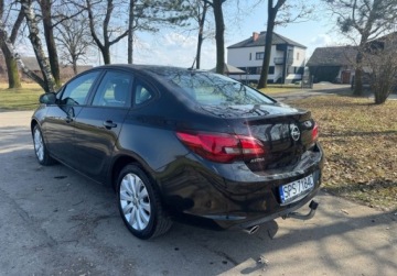 Opel Astra J GTC 1.4 Turbo ECOTEC 140KM 2013 Opel Astra Niski przebieg, zadbany, 1.4 turbo 140 koni 1.4 Benzyna 140KM, zdjęcie 8