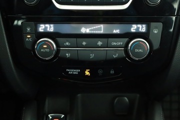 Nissan Qashqai II Crossover 1.2 DIG-T 115KM 2017 Nissan Qashqai 1.2 DIG-T, Salon Polska, Klima, zdjęcie 9