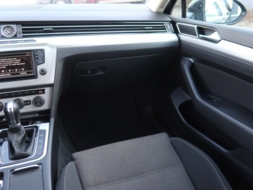 Volkswagen Passat B8 Limousine 1.8 TSI BlueMotion Technology 180KM 2017 VW Passat 1.8 TSI, Salon Polska, 1. Właściciel, zdjęcie 7