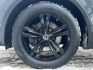 Volkswagen Tiguan II SUV Facelifting 2.0 TDI 200KM 2022 Volkswagen Tiguan 2.0TDI 200KM UrbanSport DSG 4x4 SerwisASO Acc Matrix Kes, zdjęcie 37