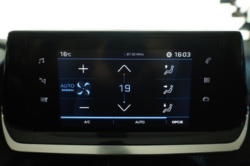 Peugeot 2008 II SUV 1.2 PureTech 130KM 2021 Peugeot 2008 1.2 PureTech, Salon Polska, zdjęcie 9