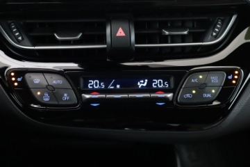 Toyota C-HR I Crossover Facelifting 1.8 Hybrid 122KM 2020 Toyota C-HR 1.8 Hybrid, Salon Polska, zdjęcie 15