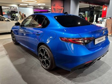 Alfa Romeo Giulia II Sedan Facelifting 2023 2.0 GME Turbo 280KM 2025 ALFA ROMEO Giulia Turbo Veloce Q4 Sedan 2.0 (280KM) 2025, zdjęcie 1