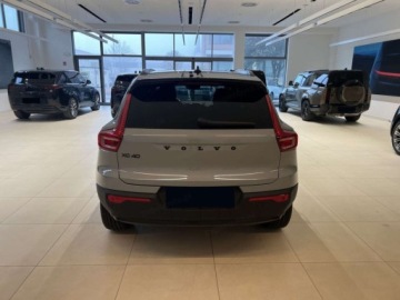 Volvo XC40 Crossover Facelifting 2.0 B4 197KM 2026 2.0 B4 Plus Black Edition (197 KM) Kamera o zasięgu 360, zdjęcie 3