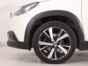 Peugeot 2008 I SUV Facelifting 1.2 PureTech 110KM 2019 Peugeot 2008 1.2 PureTech, Salon Polska, zdjęcie 14