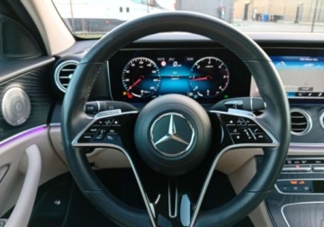 Mercedes Klasa E W213 Limuzyna Facelifting 2.0 E220d 194KM 2021 Mercedes-Benz Klasa E Salon PL AMG Airmatic Burmester LED Kam360 Distronic, zdjęcie 13