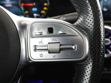 Mercedes Klasa A W177/V177 Hatchback Plug-In 1.3 250e 218KM 2020 Mercedes A 250 PHEV full LED navi skóra/alcantara, zdjęcie 34