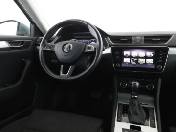 Skoda Superb III Kombi Plug-In Hybrid 1.4 TSI Plug-In-Hybrid 218KM 2020 Škoda Superb Skoda Superb PHEV automat virtual, zdjęcie 15