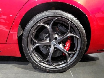 Alfa Romeo Giulia II Sedan Facelifting 2023 2.9 GME Bi-Turbo  520KM 2025 ALFA ROMEO Giulia 2.9 V6 Quadrifoglio Sedan (520KM) 2025, zdjęcie 3