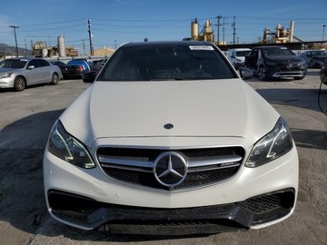Mercedes Klasa E W212 2014 Mercedes-Benz Klasa E 63 AMG-S 2014 5.5l 5.5 Benzyna 577KM, zdjęcie 5
