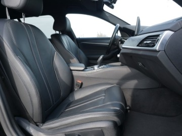 BMW Seria 5 G30-G31 Touring Plug-In 2.0 530e 292KM 2022 BMW 530e 292ps Luxury HUD Lasery 360° ACC 4xKlima Skóra HiFi Blis Keyles 18, zdjęcie 22