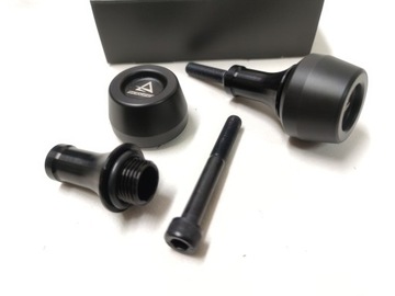 TRIUMPH STREET TRIPLE 675 CRASH PAD MADE IN PL