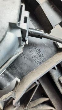 DRŽÁKY KLIKY LEVÝ PŘEDNÍ VOLVO V50 04-12R