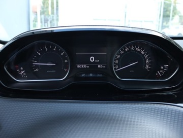 Peugeot 2008 I SUV 1.2 PureTech 110KM 2015 Peugeot 2008 1.2 PureTech, Salon Polska, zdjęcie 10