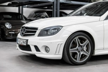 Mercedes Klasa C W204 Limuzyna AMG 63 AMG 457KM 2009 Mercedes C 63 AMG Stan Idealny. Bezwypadkowy. ASO., zdjęcie 15