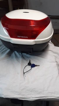 Топкейс Honda 08L55-KTF 35 литров в сборе Sh125 CBF1000