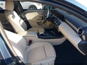 Mercedes Klasa A W177/V177 2021 Mercedes-Benz Klasa A 220, 2021r., 2.0L 2.0 Benzyna 188KM, zdjęcie 9