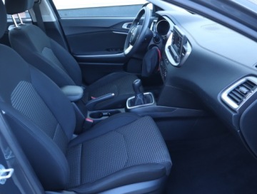 Kia Ceed III Hatchback 1.6 CRDi SCR 115KM 2019 Kia Ceed 1.6 CRDi, Salon Polska, Serwis ASO, zdjęcie 8